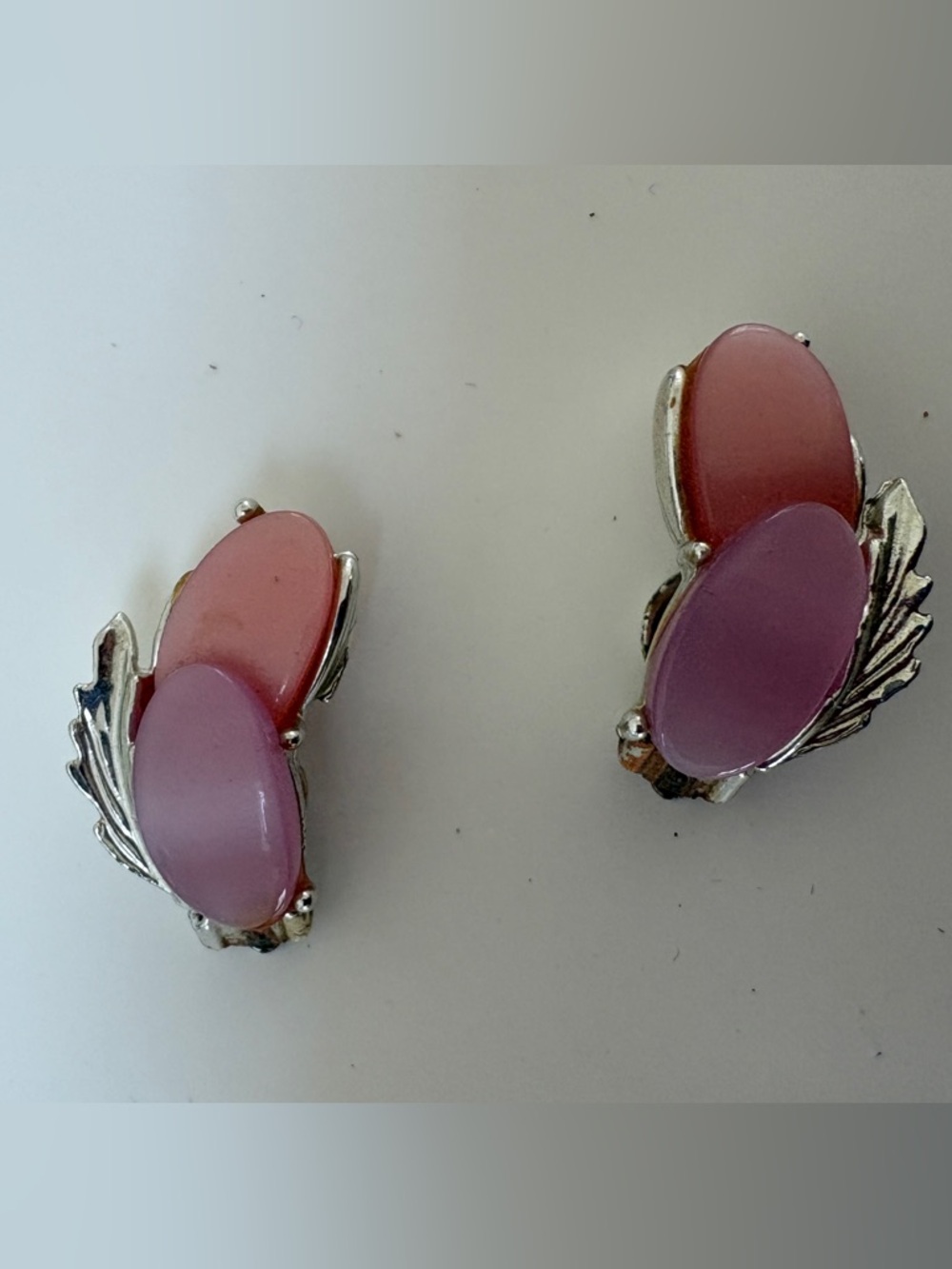 Vintage Pink Two-Tone Oval Stone Clip Earrings - Unbranded